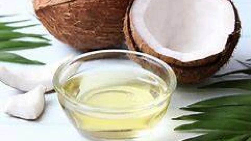 ত্বকের যত্নে নারকেল তেল