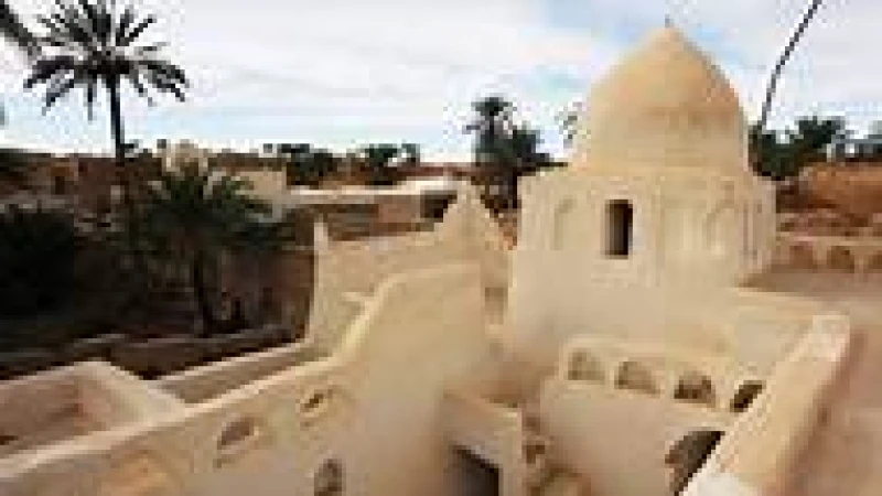 সৌদি আরবে ১৩ শ বছর আগের মসজিদ সংস্কারের উদ্যোগ