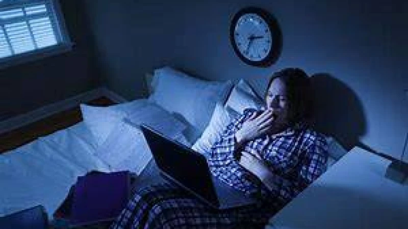 অতিরিক্ত রাত জাগলে হতে পারে যেসব বিপদ