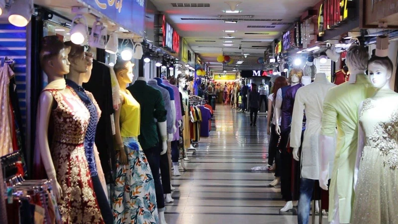 বাড়তি দামে কিনতে হবে এবারও ঈদের পোশাক