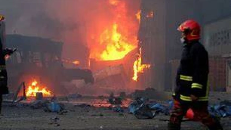 আগুনে পুড়ছে বঙ্গবাজার, নিয়ন্ত্রণে ফায়ার সার্ভিসের ৪৩ ইউনিট