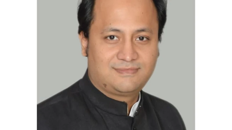 শিক্ষামন্ত্রী: তীব্র গরমে অসুস্থ শিক্ষক-শিক্ষার্থীদের নিয়ে প্রশ্ন