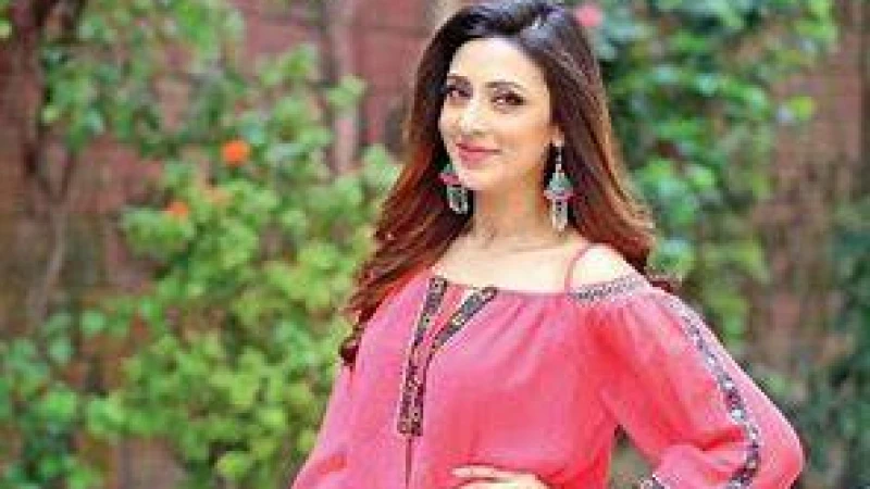 ১০০ কাপড়ের দামে একটি পোড়া কাপড় কিনলেন মিম