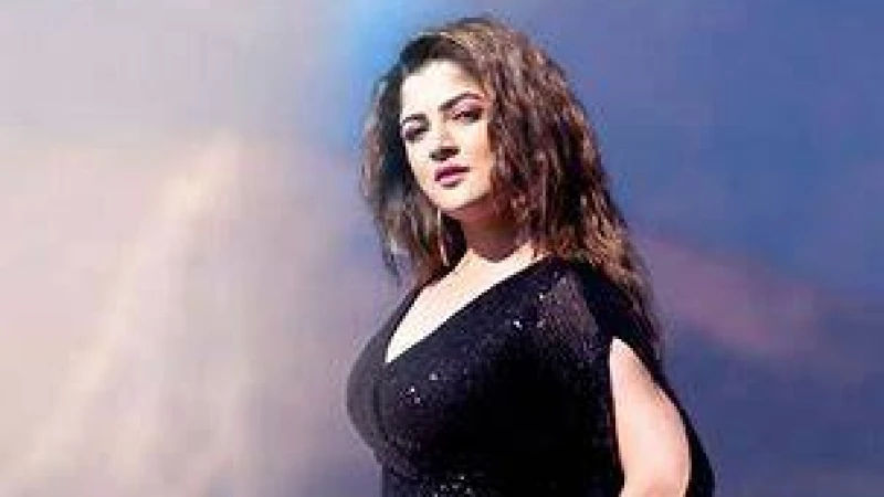 টাকা নিয়ে প্রতারণা, শ্রাবন্তীর নামে থানায় অভিযোগ