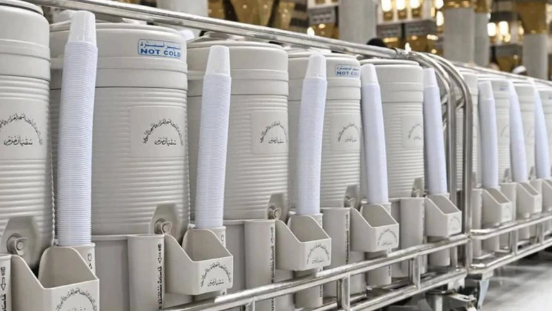 মদিনার পবিত্র মসজিদে নববিতে প্রতিদিন তিনশ টন জমজম পানি সরবরাহ ও বিতরণ