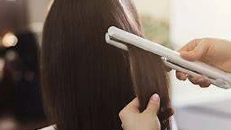 হেয়ার স্ট্রেইটনার ব্যবহারে সতর্ক থাকুন