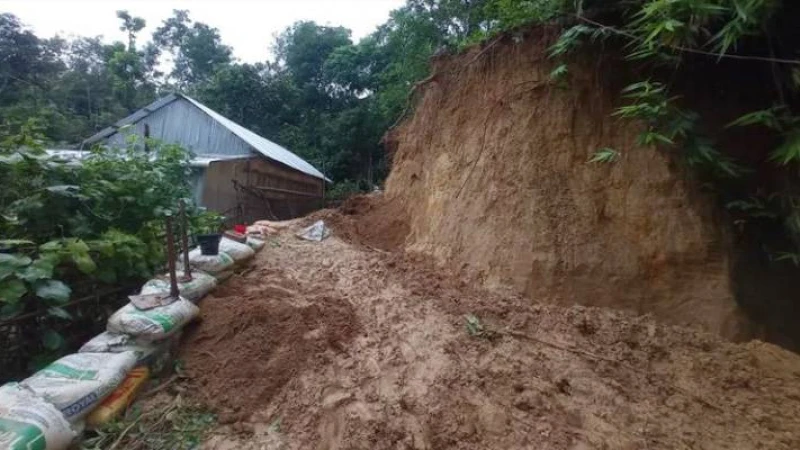 বৃষ্টিতে সিলেটে ভূমিধস, 