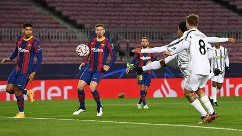 প্রতিপক্ষের মাঠে হারল বার্সা