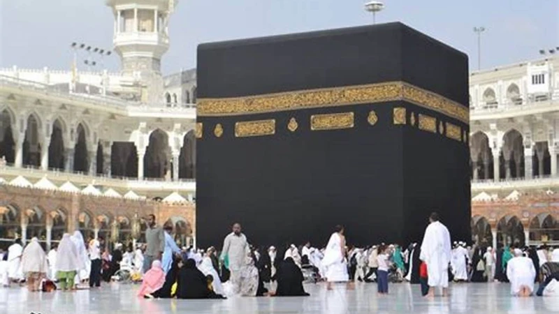 তীব্র তাপমাত্রার মধ্যেও কাবা প্রাঙ্গণ ঠাণ্ডা থাকার রহস্য কী