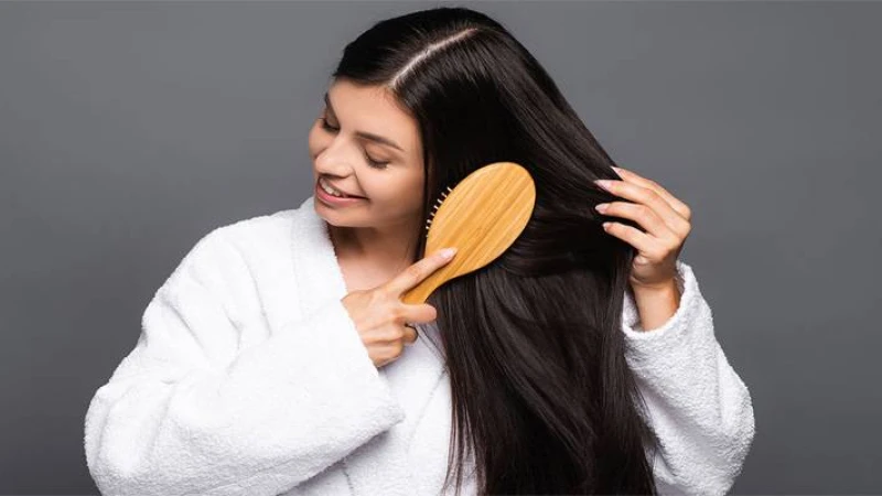 বর্ষায় চুলের যত্নে করনীয়